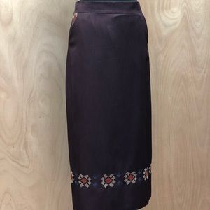 Embroidered tatreez burgundy pencil skirt sz 38 xs